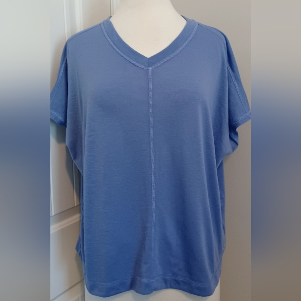 Sendara workout or Casual wear. Short sleeve top Sz XL